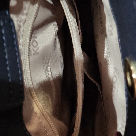 Michael Kors Purse - Picture 10 of 17